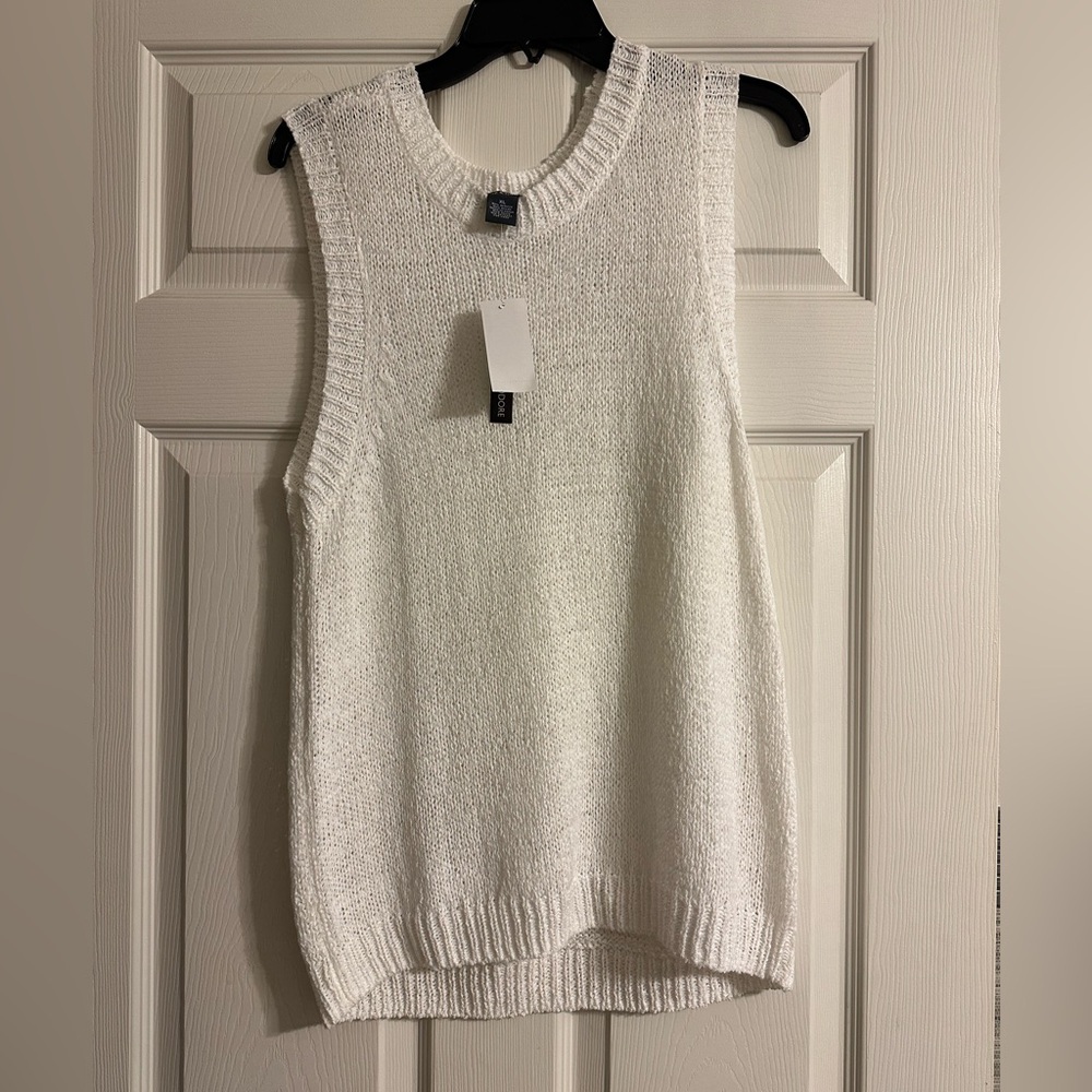 NWT Chelsea and‎ Theodore Long White Sweater - Size XL